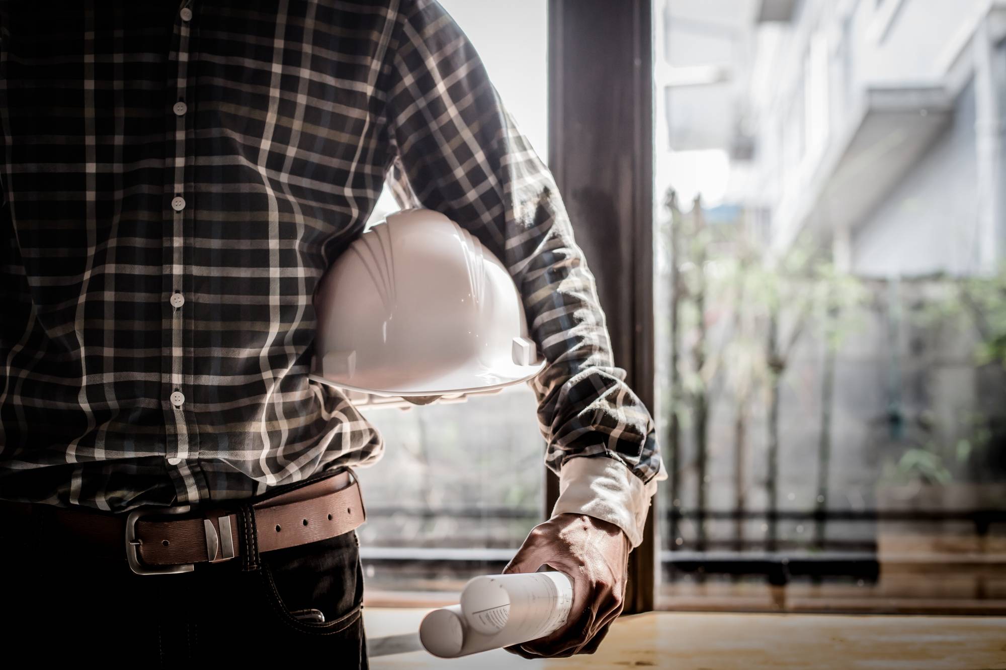 7 Tips for Choosing the Right Commercial Roofing Contractors in Los Angeles