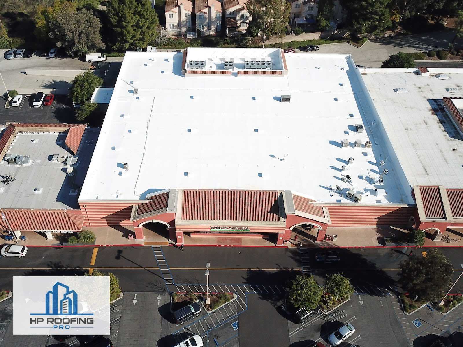 7 Signs of a Roof Leak in Your Commercial Building